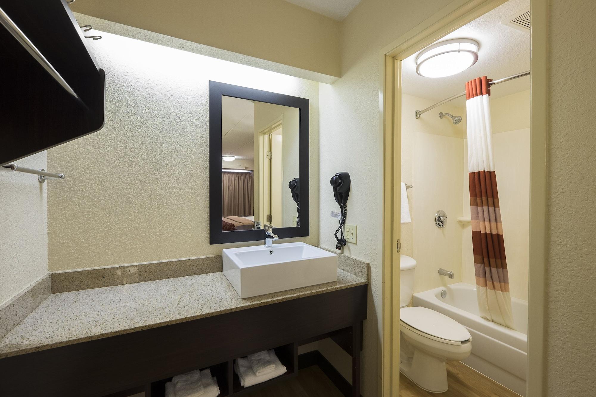 Red Roof Inn Plus+ Wilmington - Newark Christiana Exterior foto
