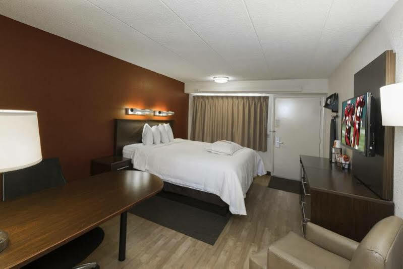 Red Roof Inn Plus+ Wilmington - Newark Christiana Exterior foto