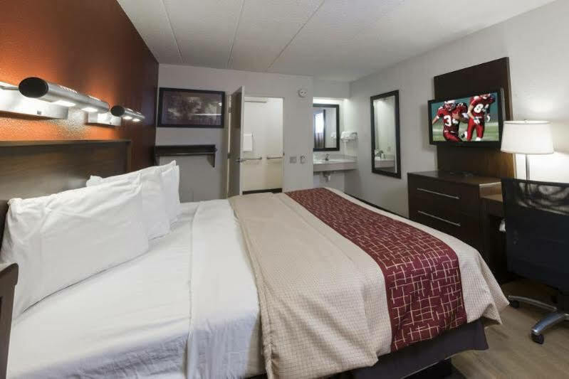 Red Roof Inn Plus+ Wilmington - Newark Christiana Exterior foto